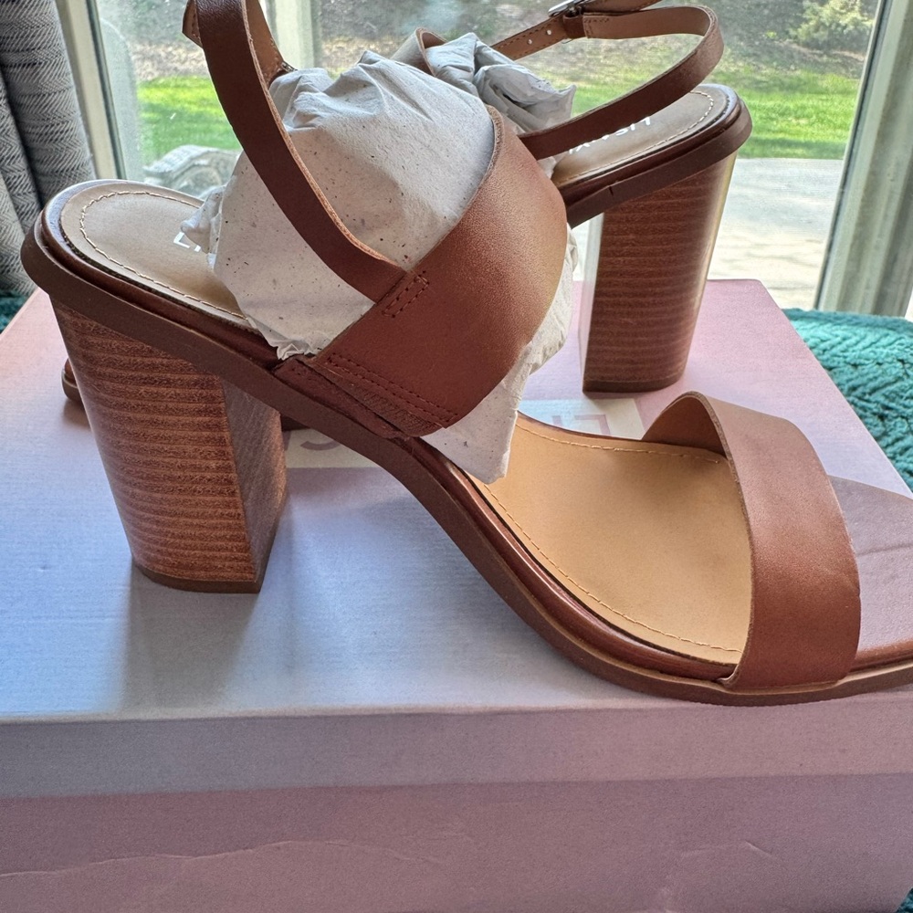 Elegant Brown Women's Sandals